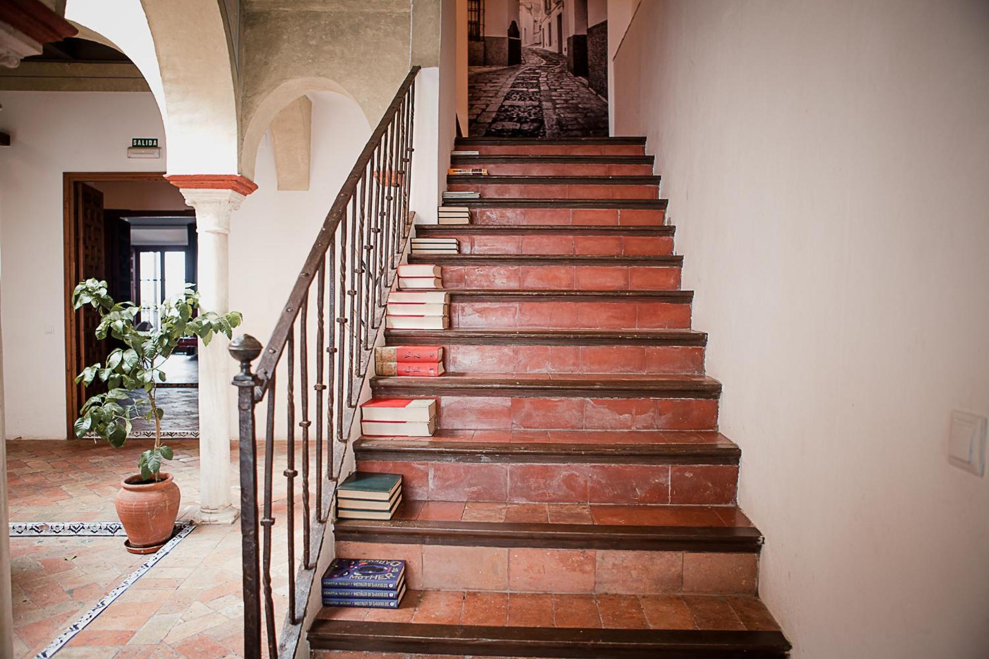 Hostal Cafe Frenteabastos Carmona  Bagian luar foto