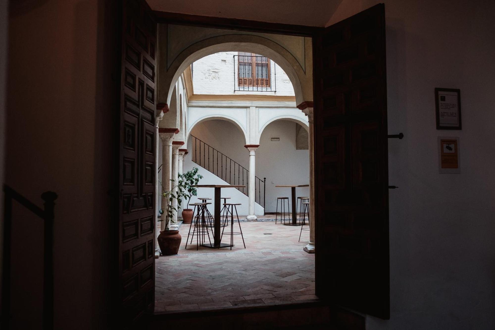 Hostal Cafe Frenteabastos Carmona  Bagian luar foto