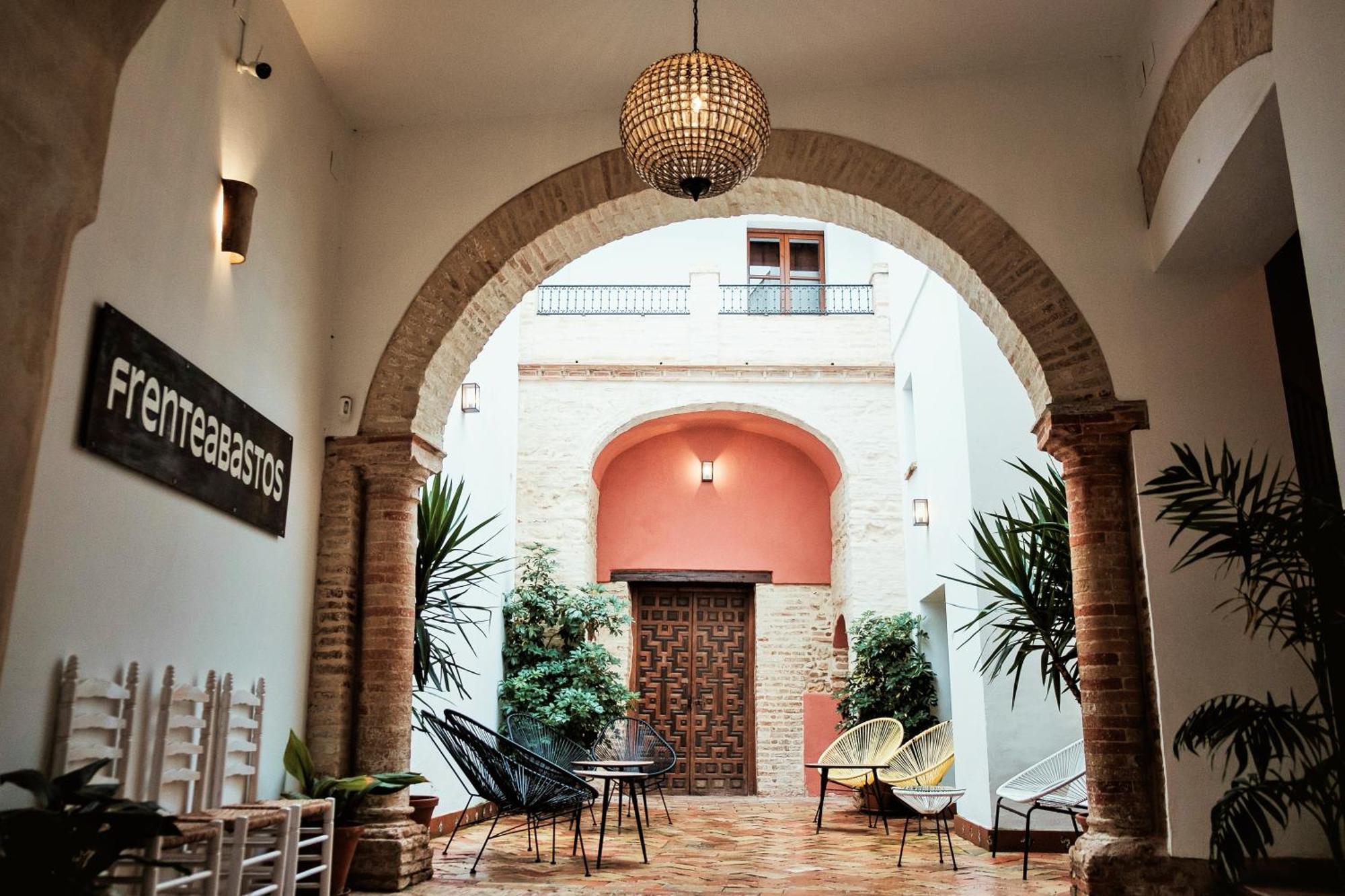 Hostal Cafe Frenteabastos Carmona  Bagian luar foto