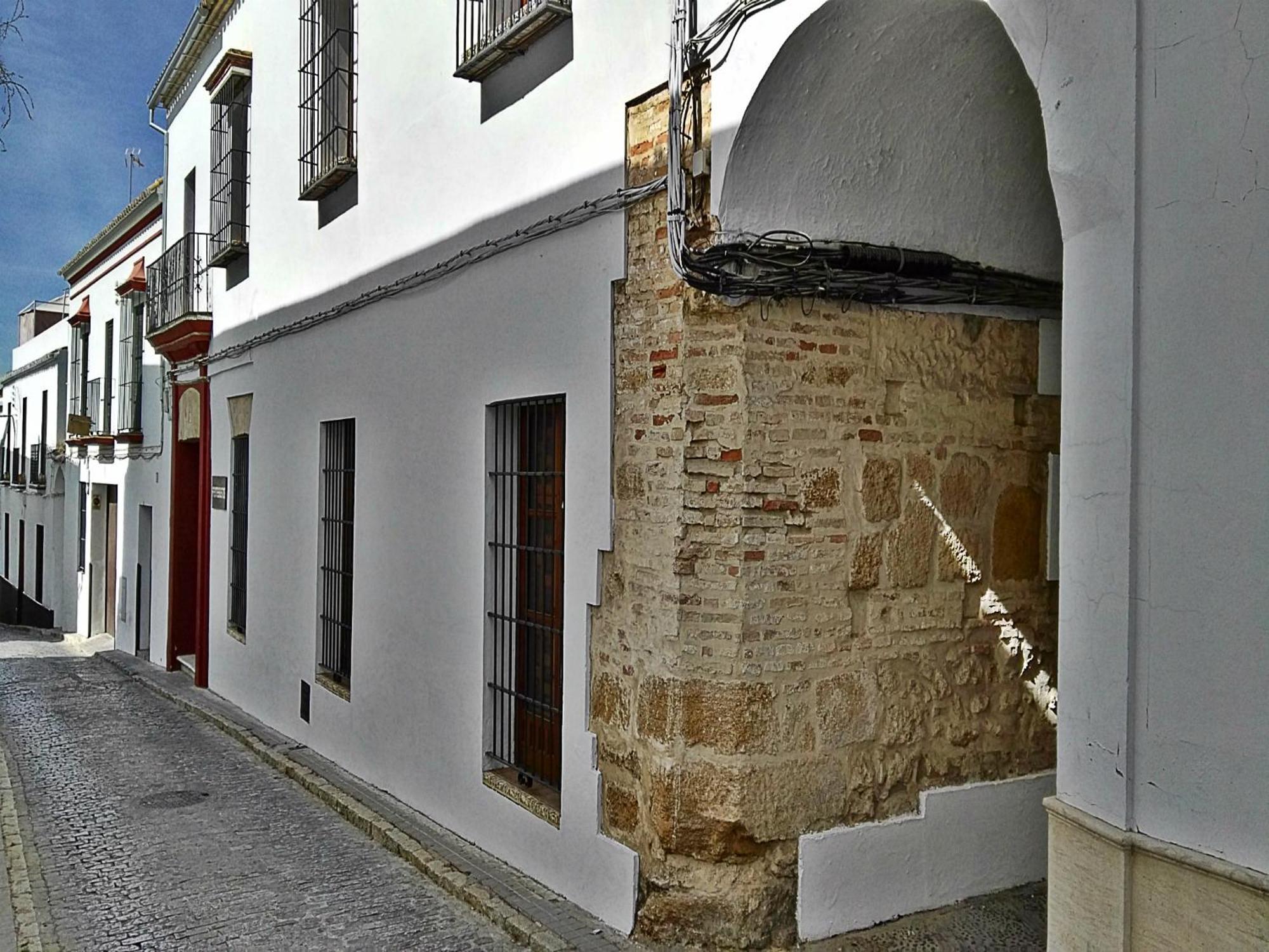 Hostal Cafe Frenteabastos Carmona  Bagian luar foto