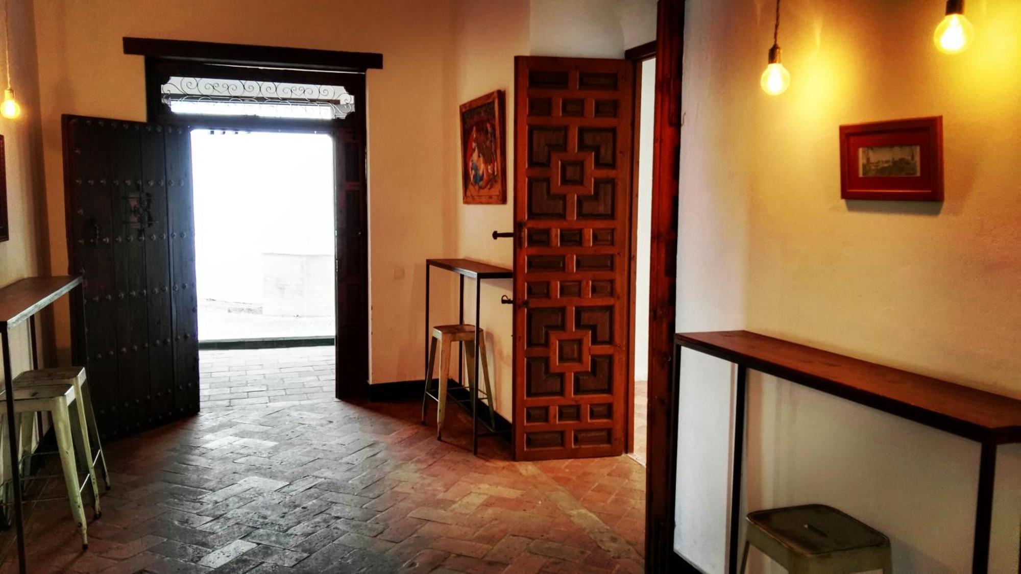 Hostal Cafe Frenteabastos Carmona  Bagian luar foto