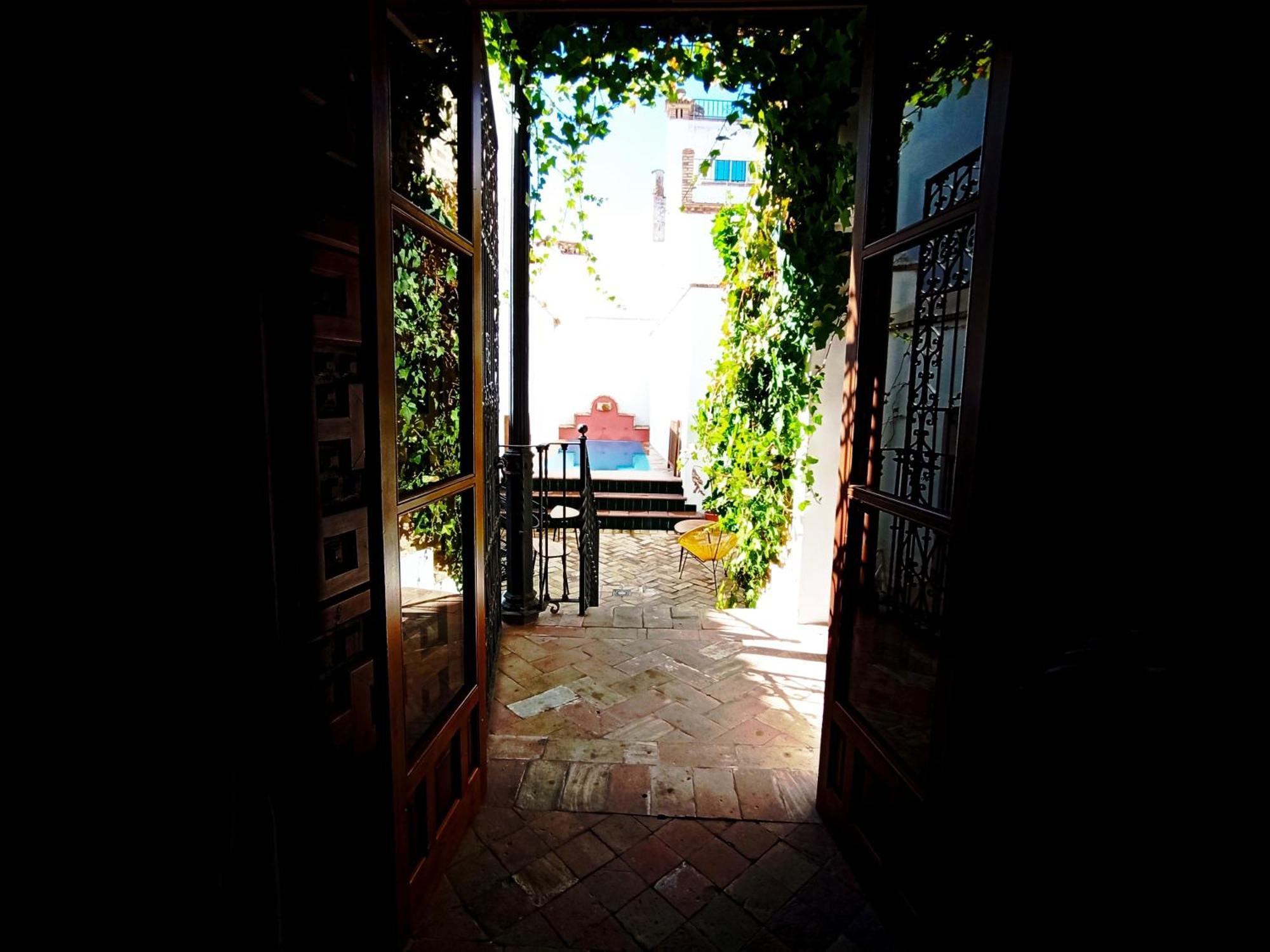 Hostal Cafe Frenteabastos Carmona  Bagian luar foto