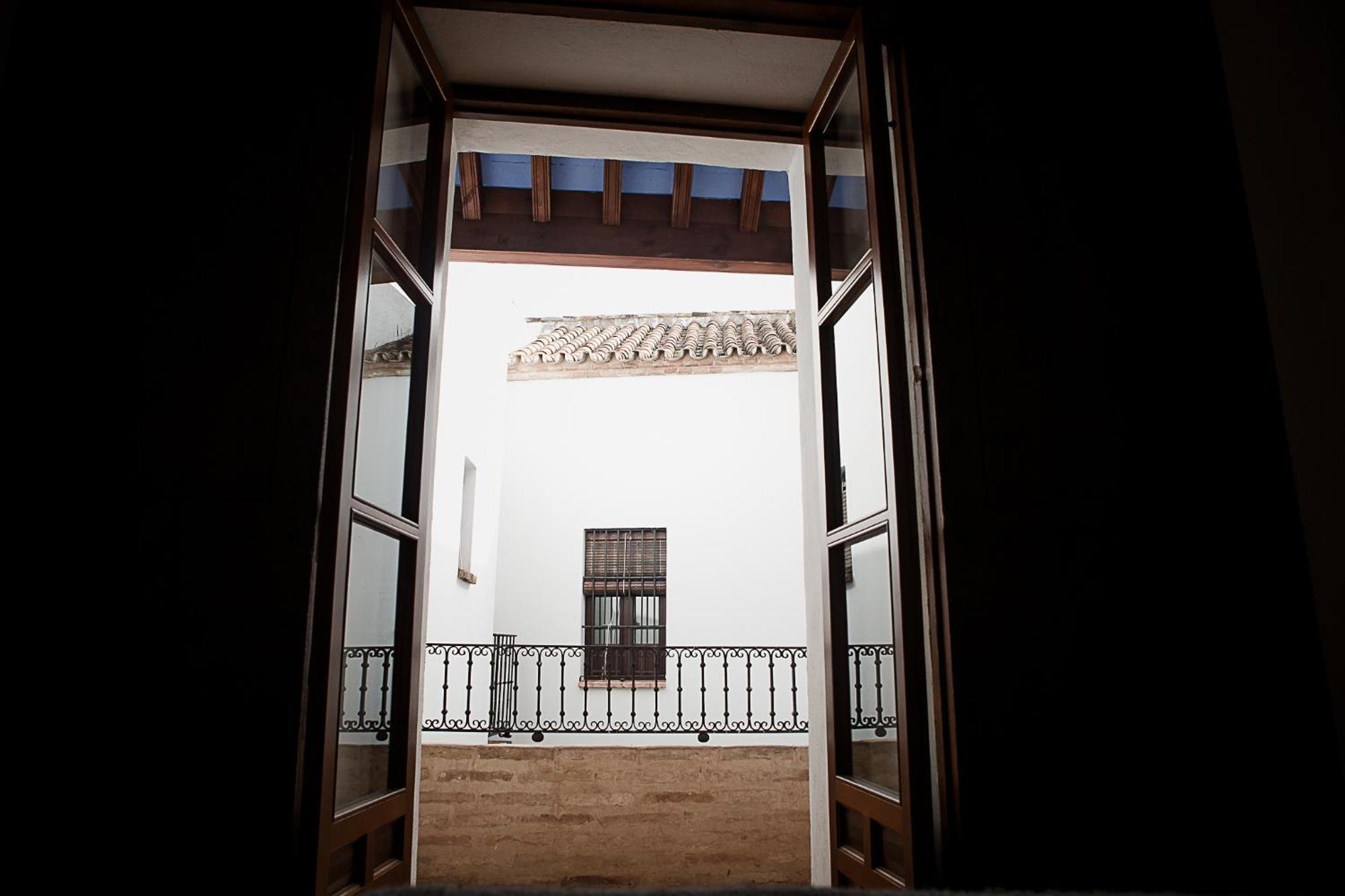Hostal Cafe Frenteabastos Carmona  Bagian luar foto
