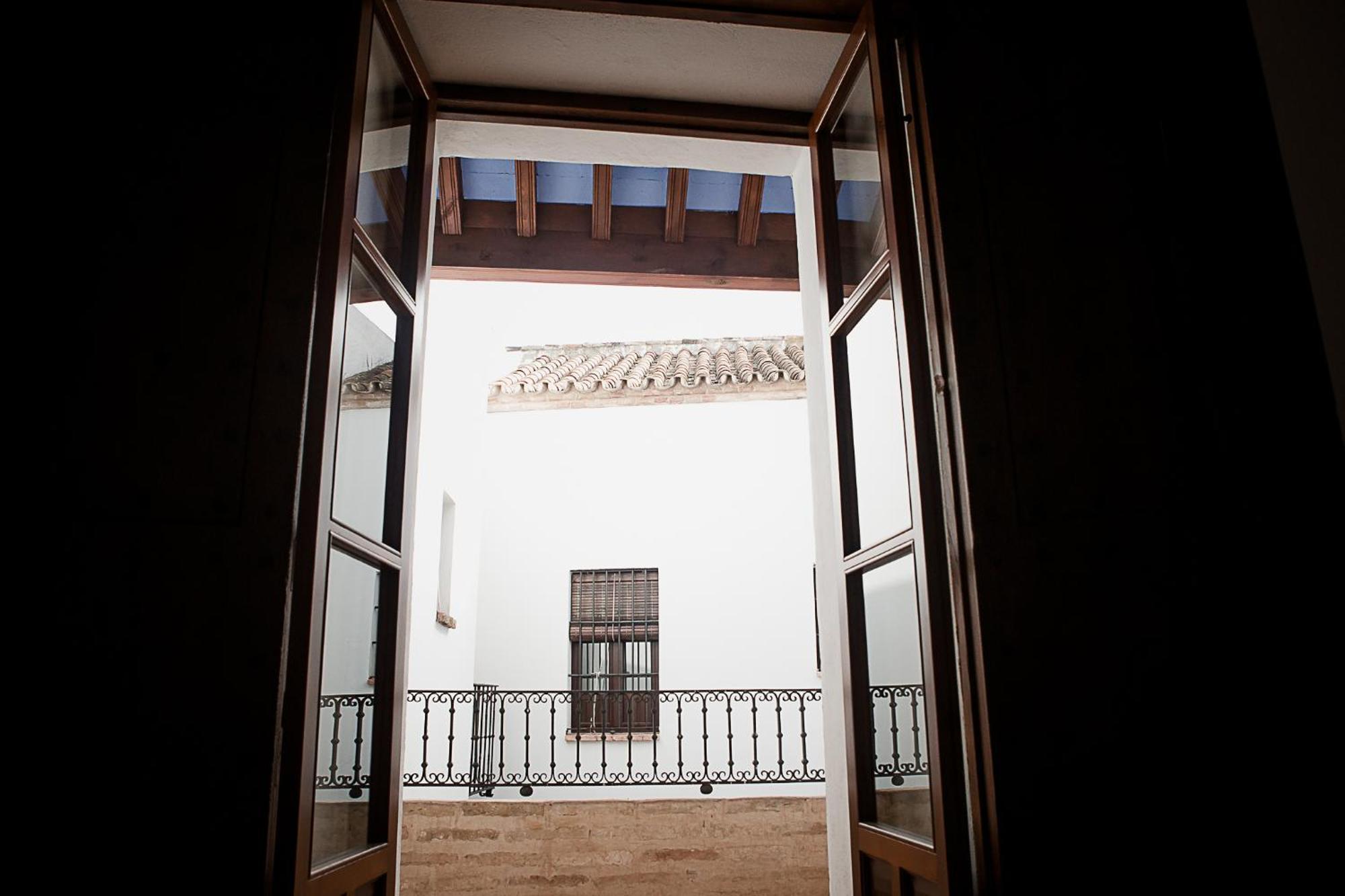 Hostal Cafe Frenteabastos Carmona  Bagian luar foto