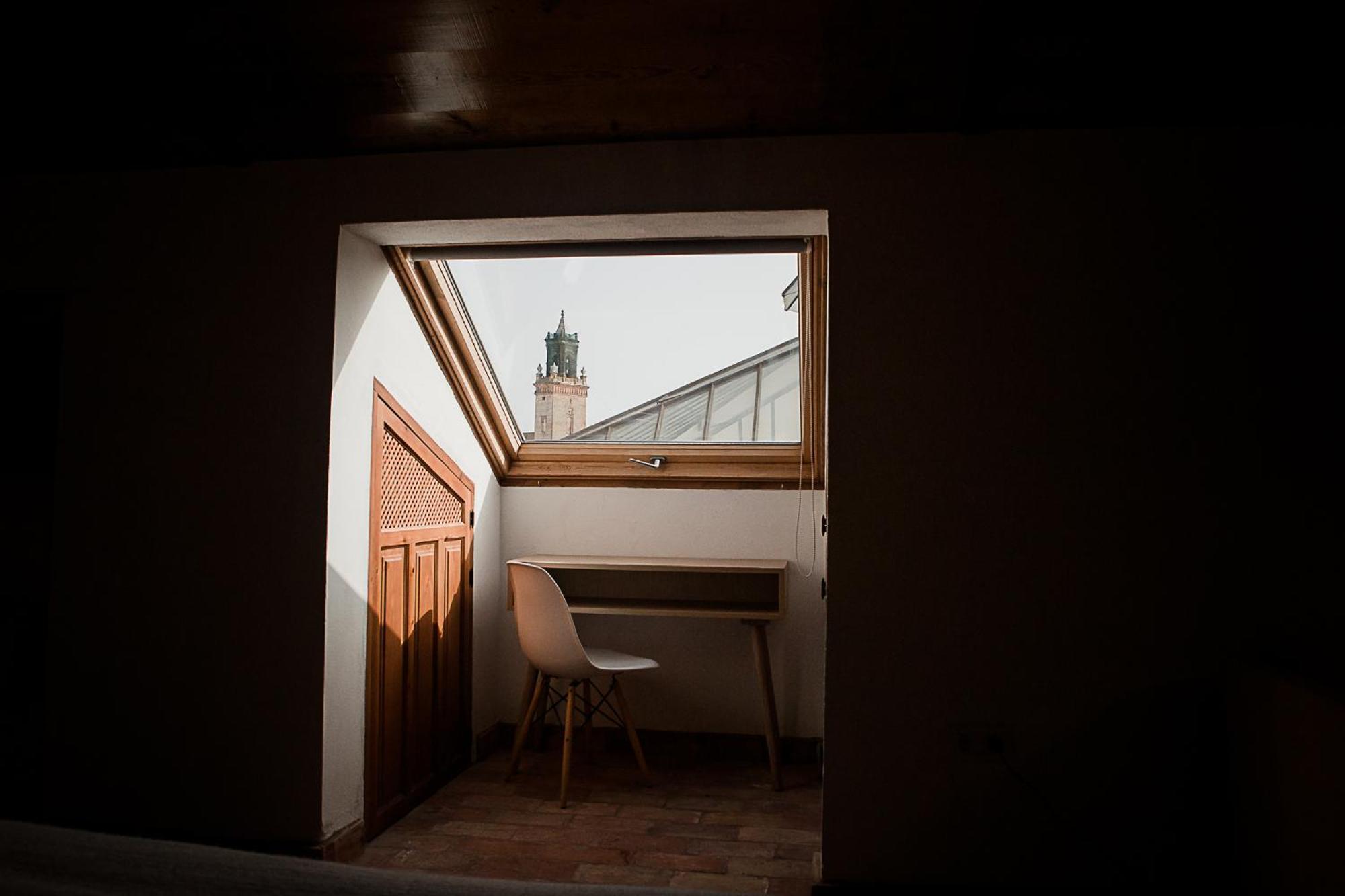 Hostal Cafe Frenteabastos Carmona  Bagian luar foto