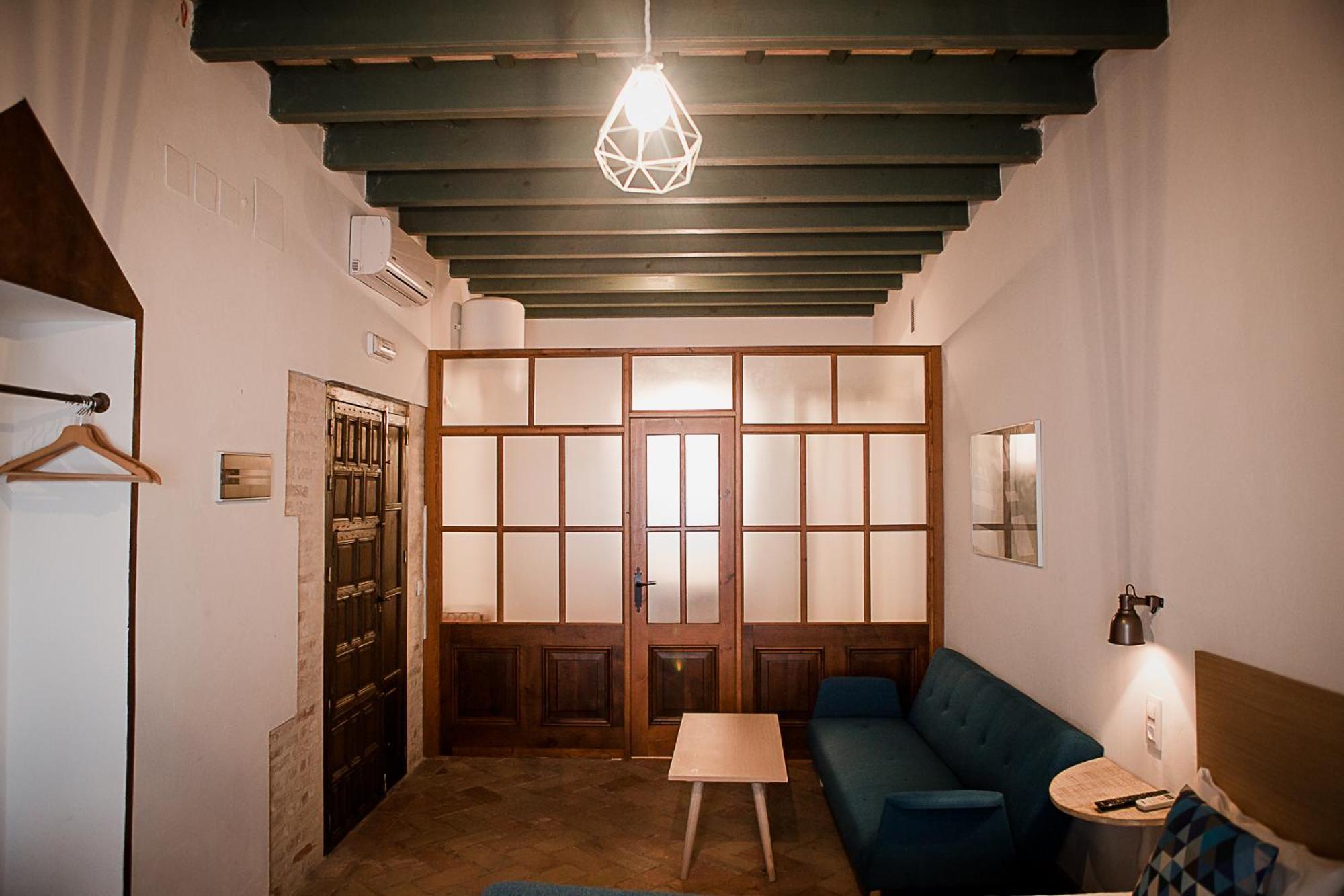 Hostal Cafe Frenteabastos Carmona  Bagian luar foto
