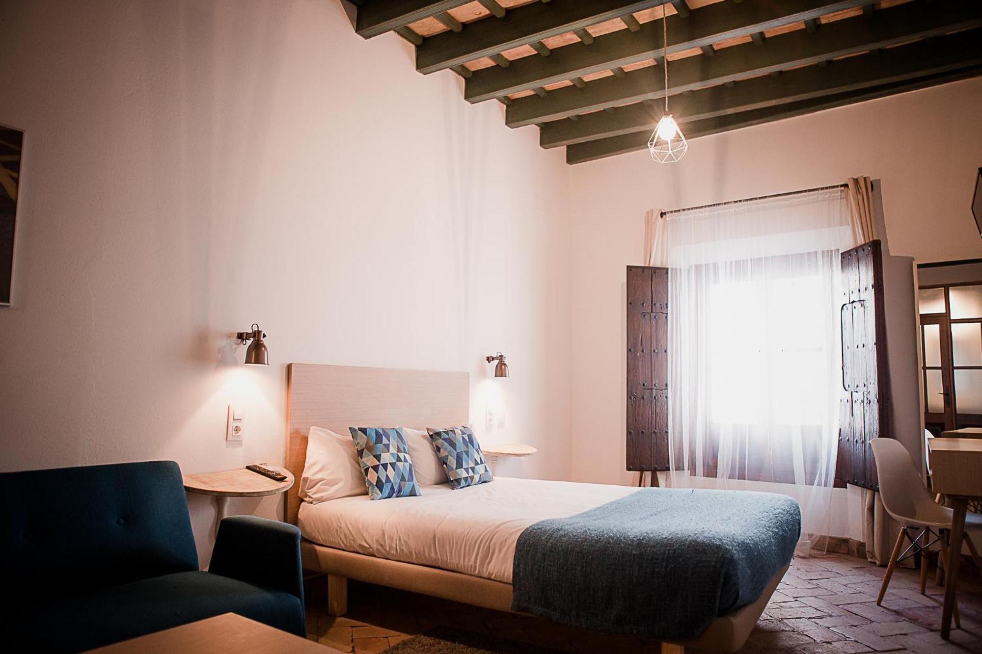Hostal Cafe Frenteabastos Carmona  Bagian luar foto