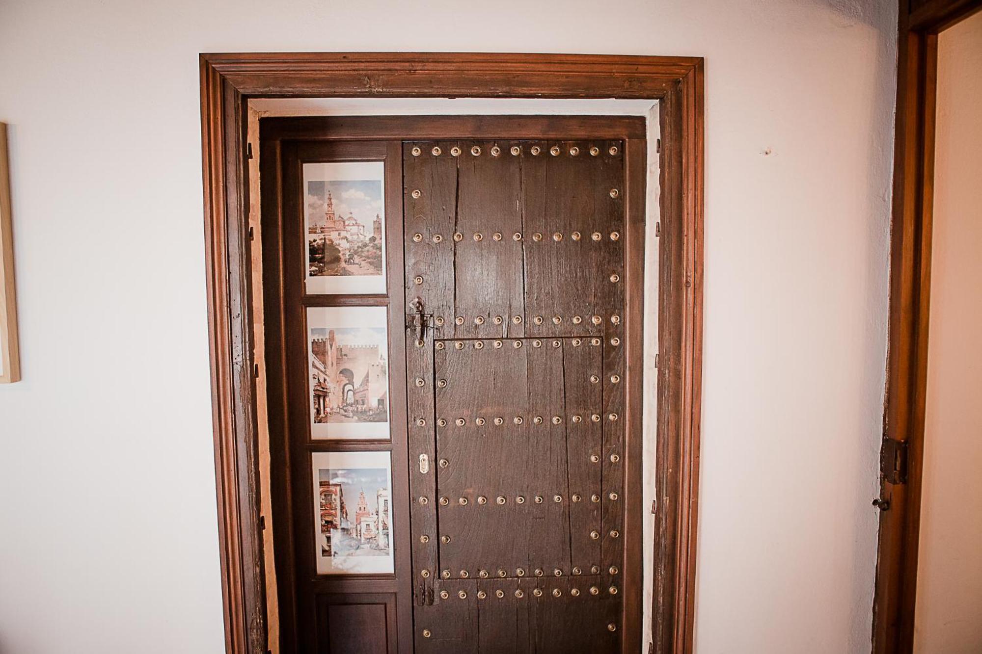 Hostal Cafe Frenteabastos Carmona  Bagian luar foto