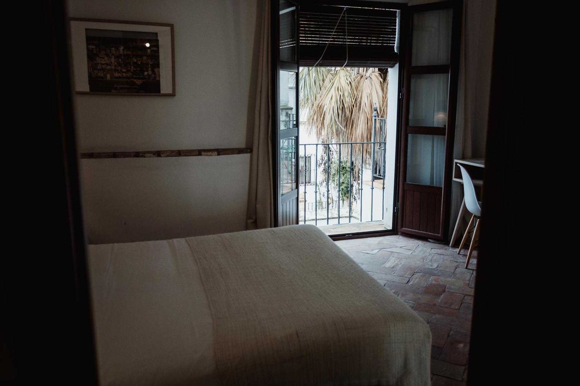 Hostal Cafe Frenteabastos Carmona  Bagian luar foto