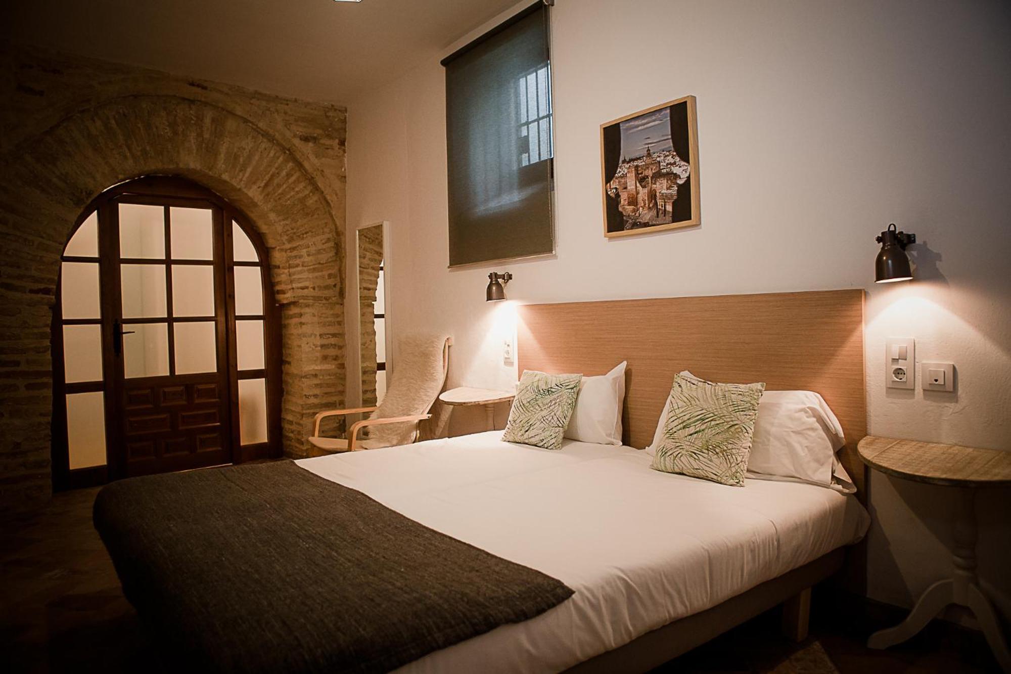 Hostal Cafe Frenteabastos Carmona  Bagian luar foto